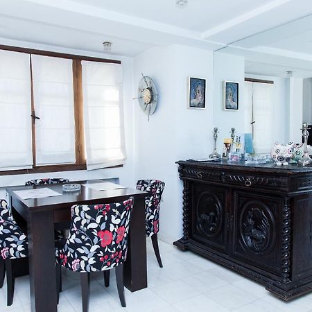 Unique Apt W/ Veranda Walking Distance To Sites Apartman Athén Kültér fotó