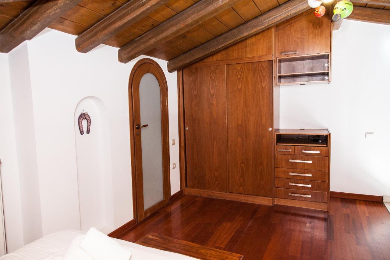 Unique Apt W/ Veranda Walking Distance To Sites Apartman Athén Kültér fotó